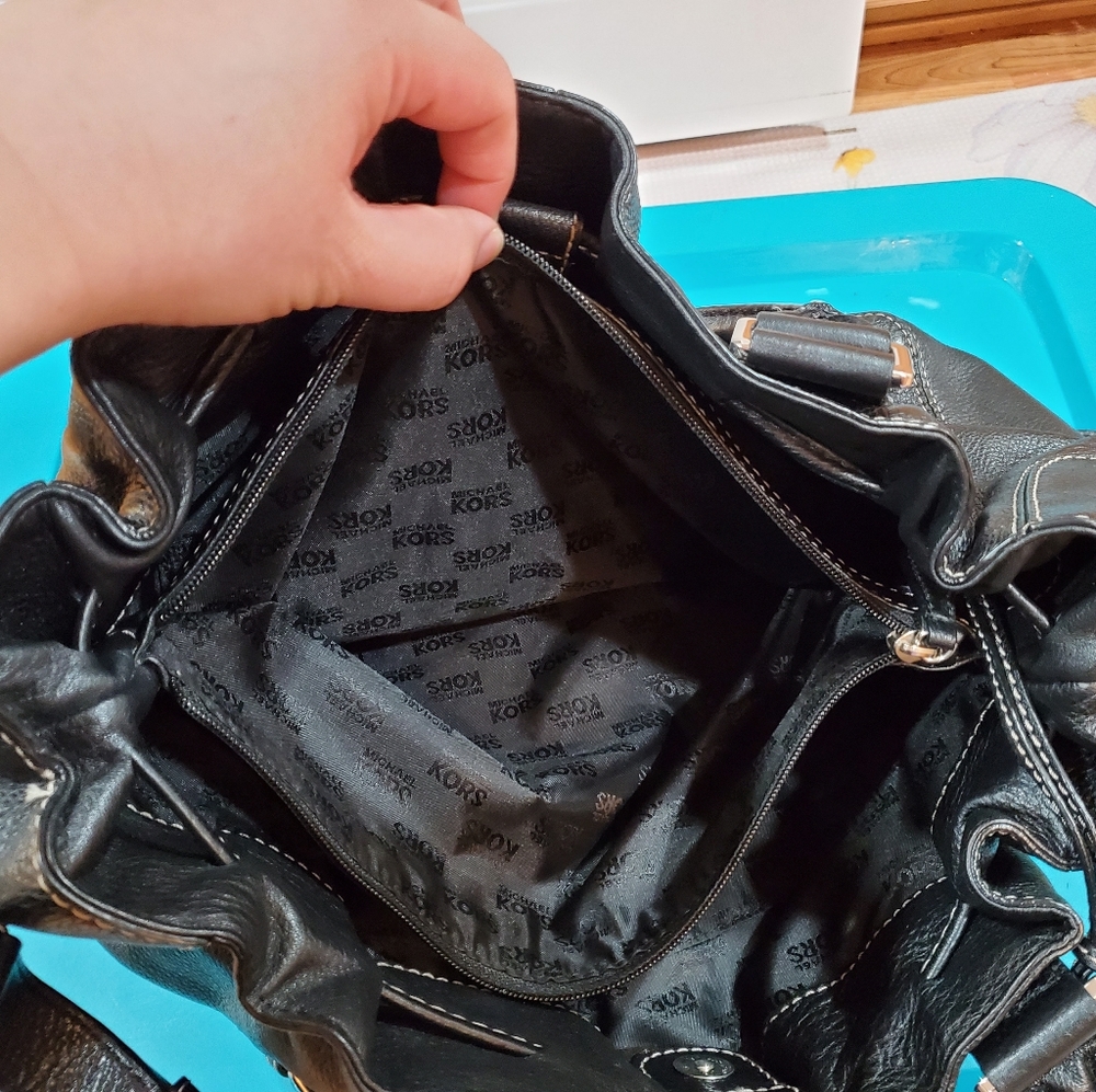 Michael Kors leather black purse - Picture 11 of 12